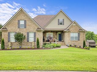 102 Chalford Pl, Lebanon, TN 37087
