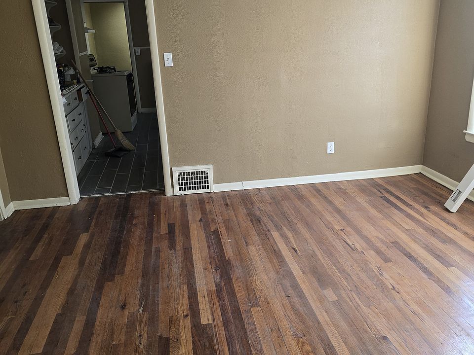 2nd image of 2211 Monroe Ave Unit B