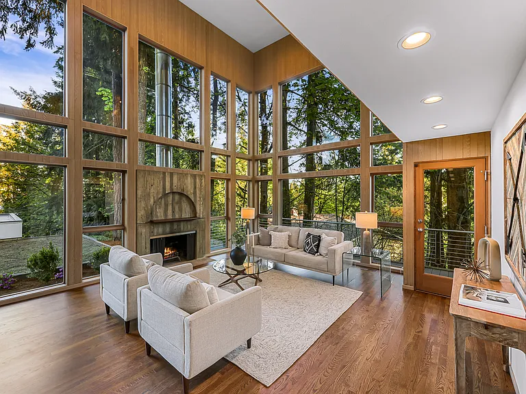2261 W Lake Sammamish Pkwy SE — Photo 2