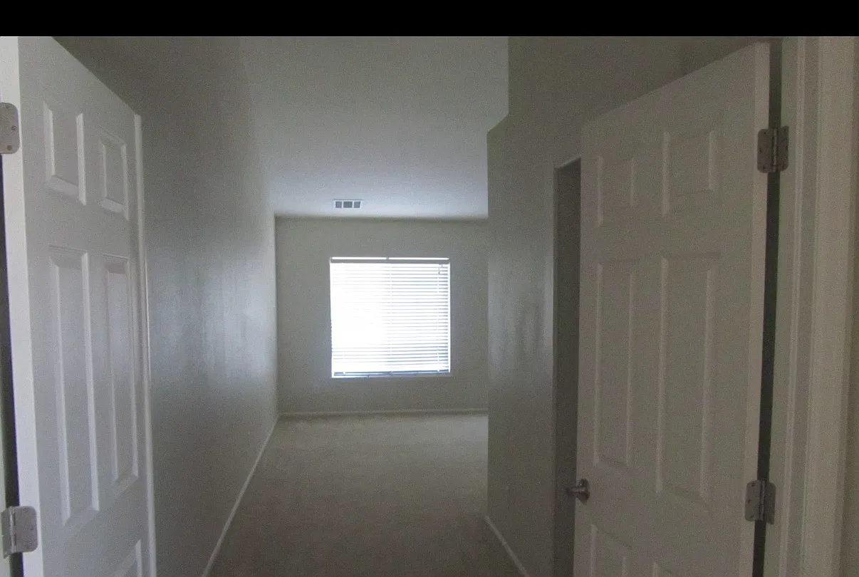 8373 Stonybridge Cir — Photo 4