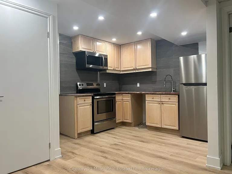 1262 Nathaniel Cres #BASEMENT — Photo 4