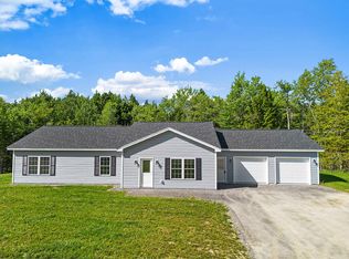 11 Maple St, Augusta, ME 04330