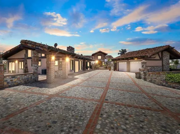 28724 Sandhurst Way, Escondido, CA 92026