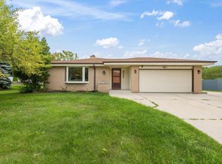 9625 W Greenwood Ter, Milwaukee, WI 53224