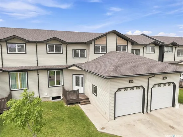 UNIT 6-118 Hampton CIRCLE, Saskatoon, SK S7R 0C9
