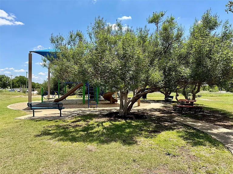 1507 Davis Mountain Loop — Photo 25