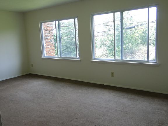 Very spacious living room