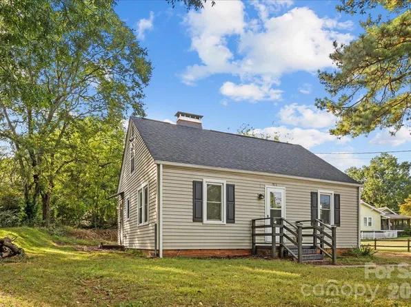 911 Carolina Ave, Albemarle, NC 28001