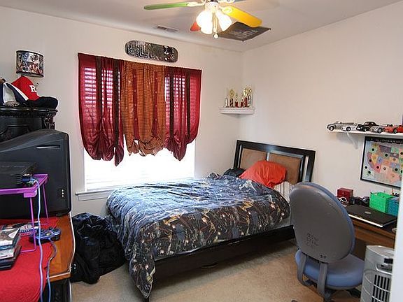 2nd bedroom