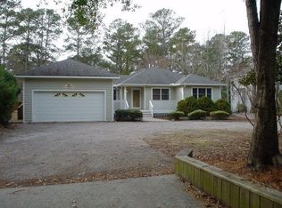 1052 Creek Rd, Kitty Hawk, NC 27949