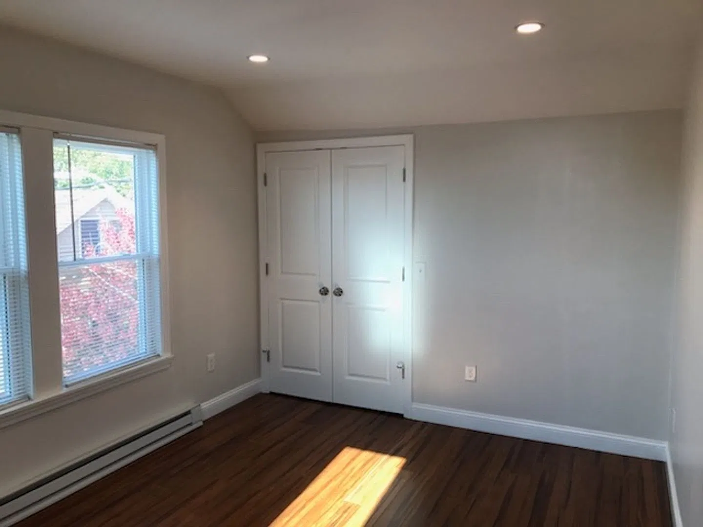 90 Sutton Street — Photo 3