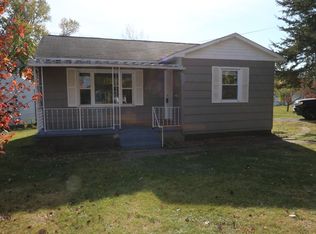 2711 Flint Hills Dr, Burlington, IA 52601