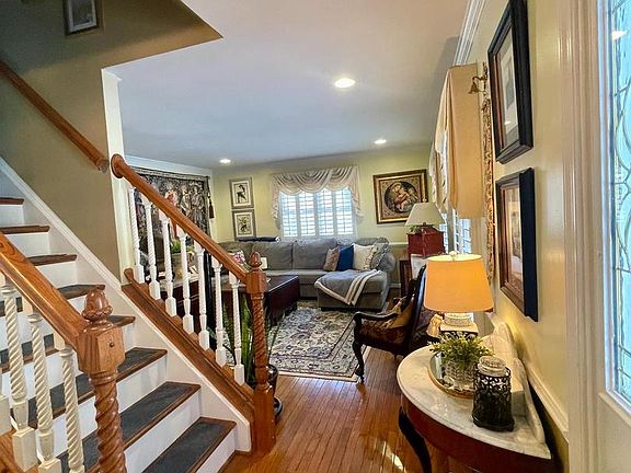 4th image of 15794 Beacon Hill Pl