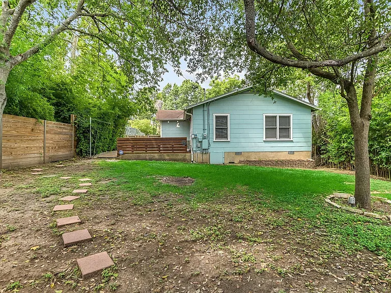 208 Braeswood Rd — Photo 20