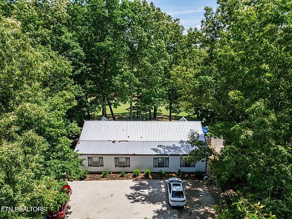 4th image of 3739-3741 Dixie Court Dr SE