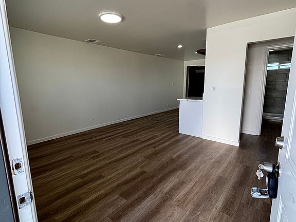 4th image of 236 Sunset Pl