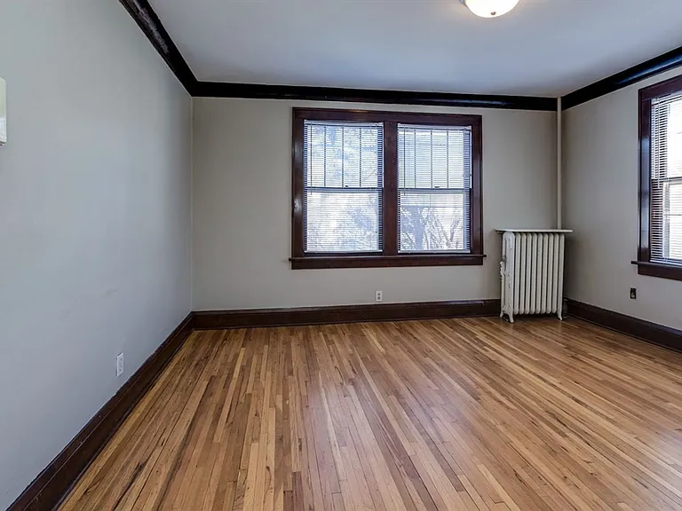 1091 Goodrich Ave — Photo 21