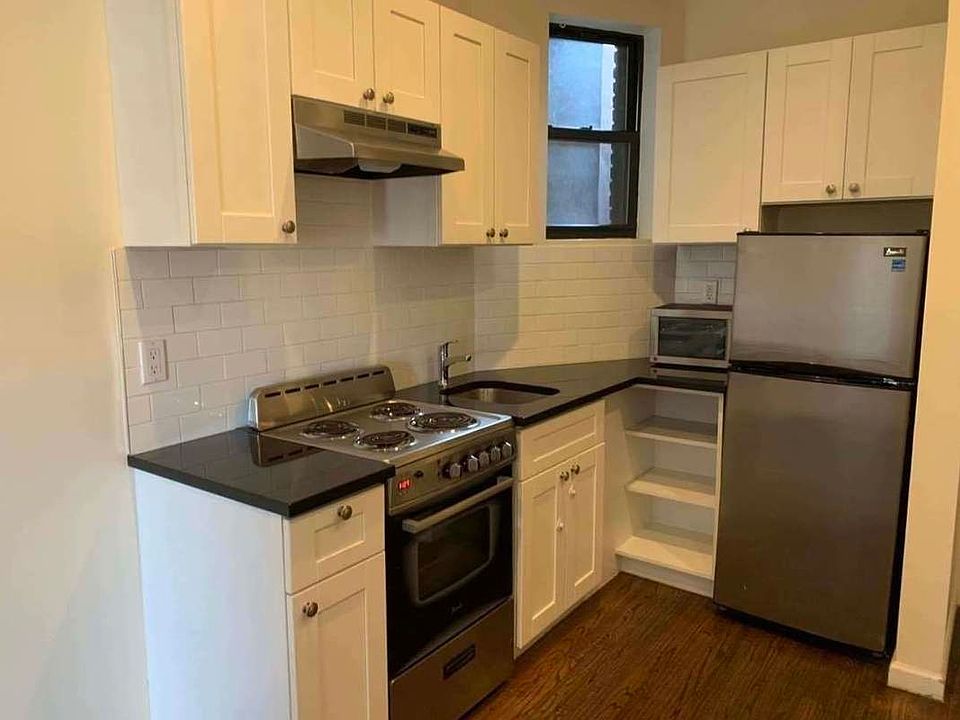 2nd image of 82 16th St APT 3