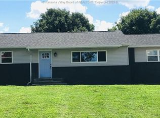 702 S Ritchie Ave, Ravenswood, WV 26164