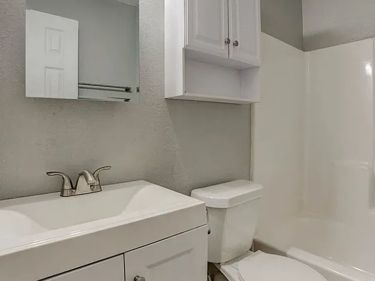 42nd West Apartments — Photo 10