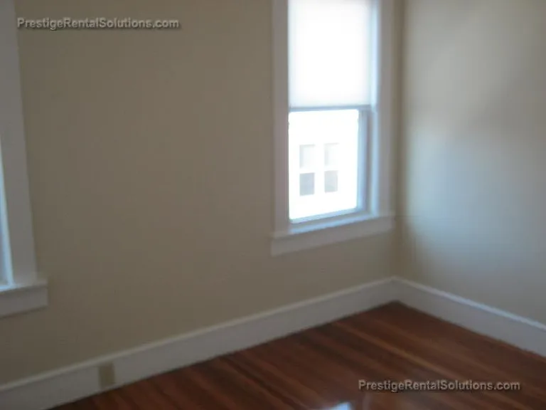 21 Roseclair St #3 — Photo 8