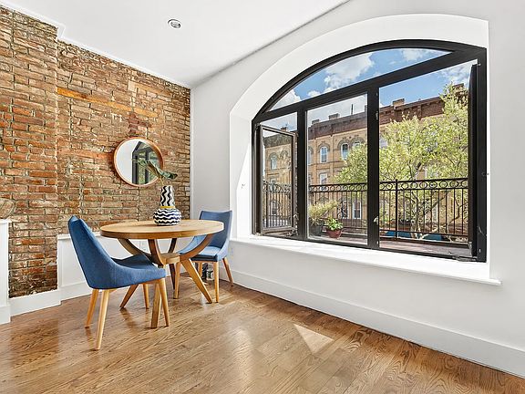 3rd image of 355A Halsey St #3