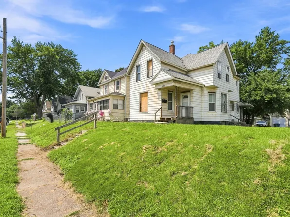 2014 Claussen St, Davenport, IA 52802
