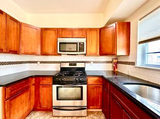 877 Broadway APT 3, Bayonne, NJ 07002