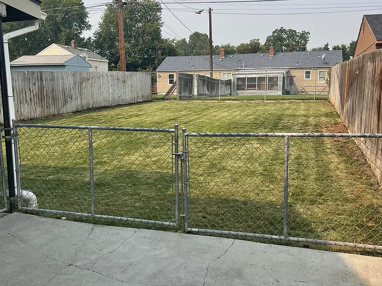 1427 Kimball Ave — Photo 6
