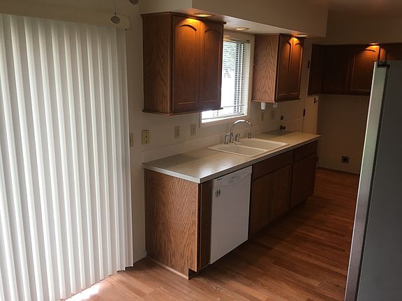 4th image of 1805 Bergeron Ct