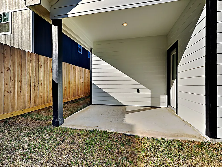 16855 Balmoral — Photo 15