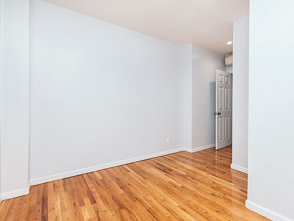 2nd image of 306 Jefferson St APT 4R