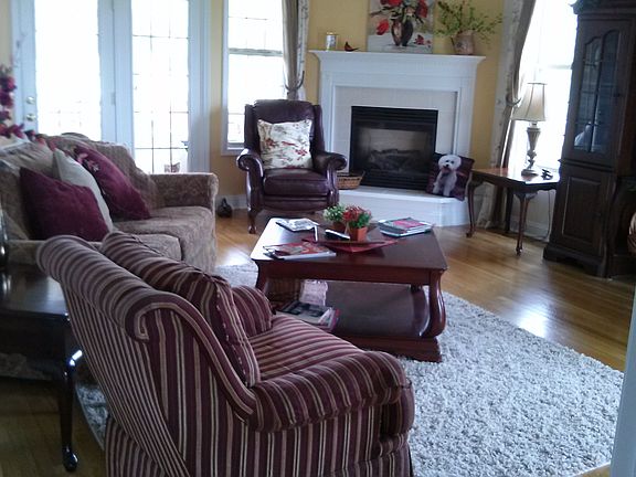 Living Room/w Fireplace