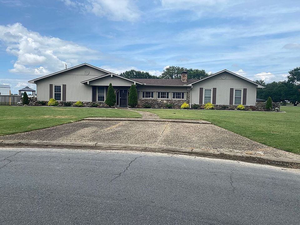 1st image of 8 Eastwood Dr