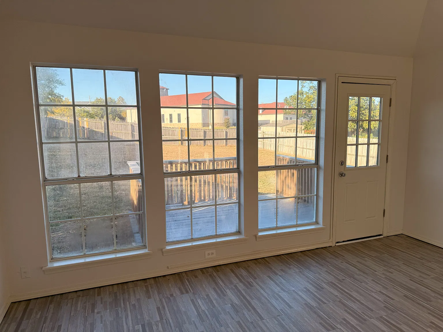 4 bed, 2650 sqft, $2,350 — Photo 2