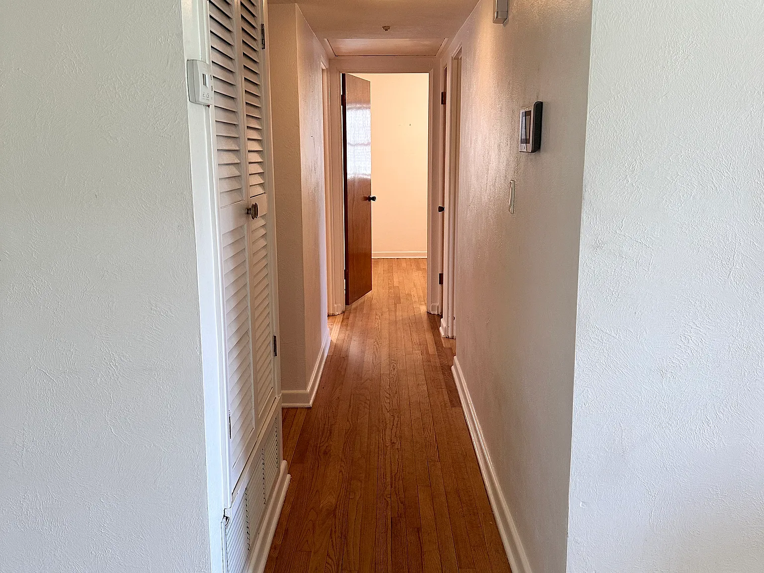 2879 Naples Dr — Photo 2