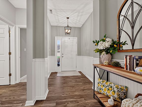 4th image of 503 Buckthorn Ln