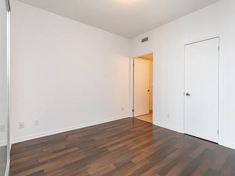 38 Joe Shuster Way — Photo 24