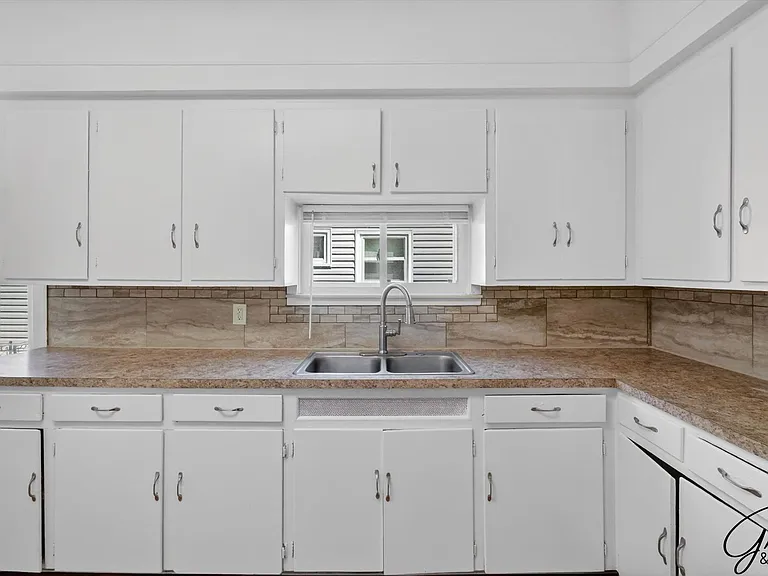 24408 Lambrecht Ave #2 — Photo 9