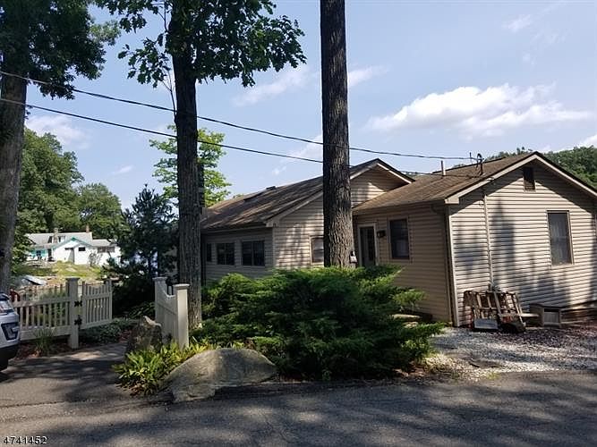 2nd image of 15 Weaver House Cove Rd
