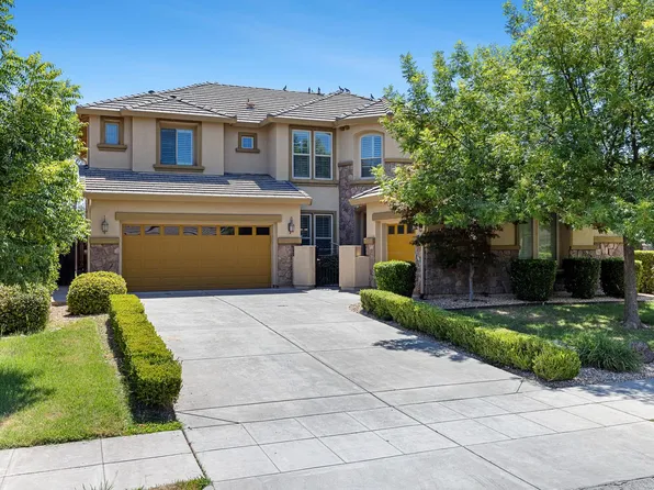 1135 N Whittier Ave, Clovis, CA 93611