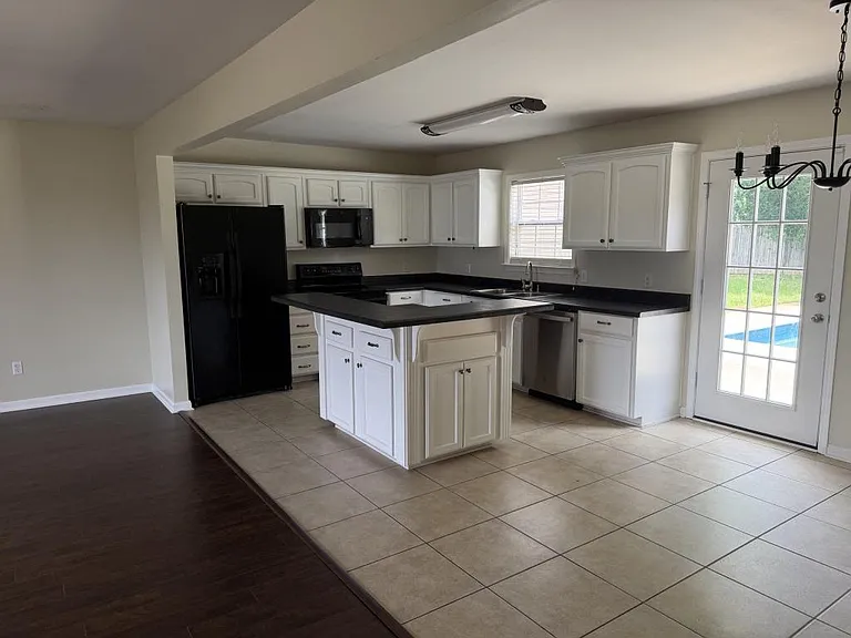 281 Griffith Ln — Photo 6