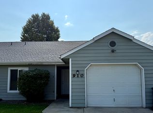 910 N 34th Ave #B, Yakima, WA 98902