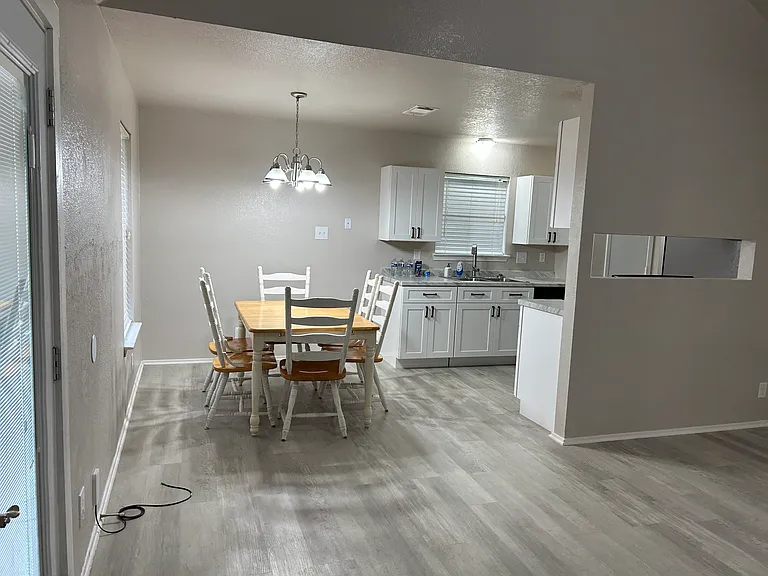 2110 Jerome Dr — Photo 10