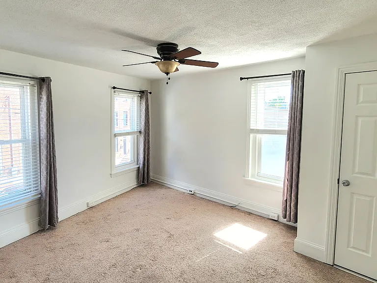 3591 Calumet St — Photo 27