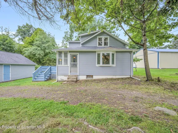 2162 Nuangola Rd, Mountain Top, PA 18707
