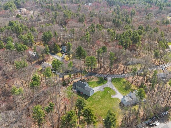 1 Courtney Ln, Westford, MA 01886