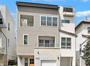 2105 Two Harbors Cir, Costa Mesa, CA 92627