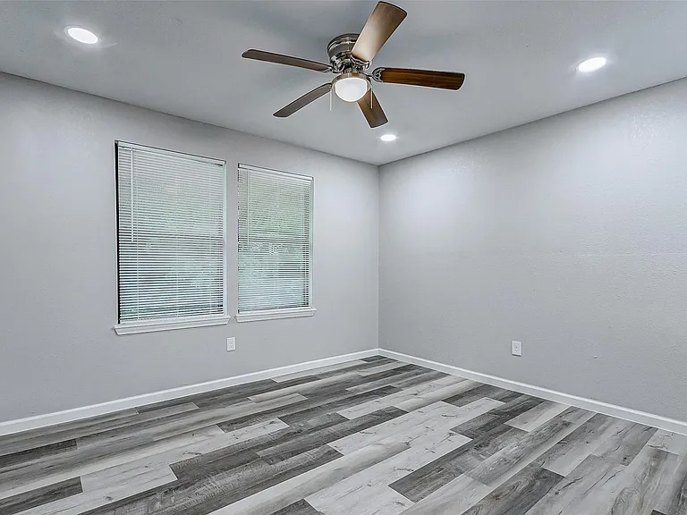 5914 Carew St — Photo 34