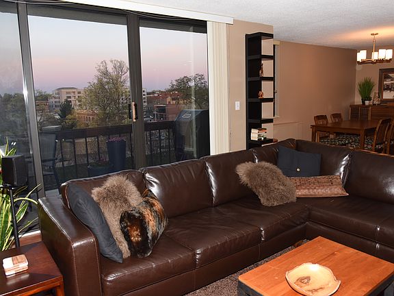 4th image of 1110 Grove St APT 6E